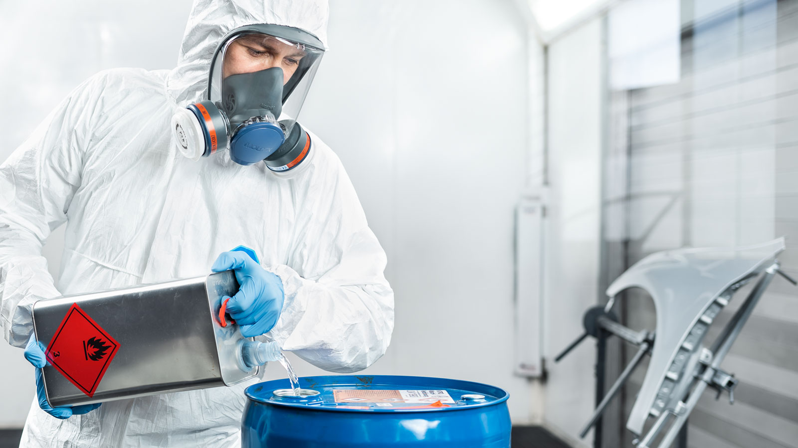 9002-01-9230-01-action-01-b