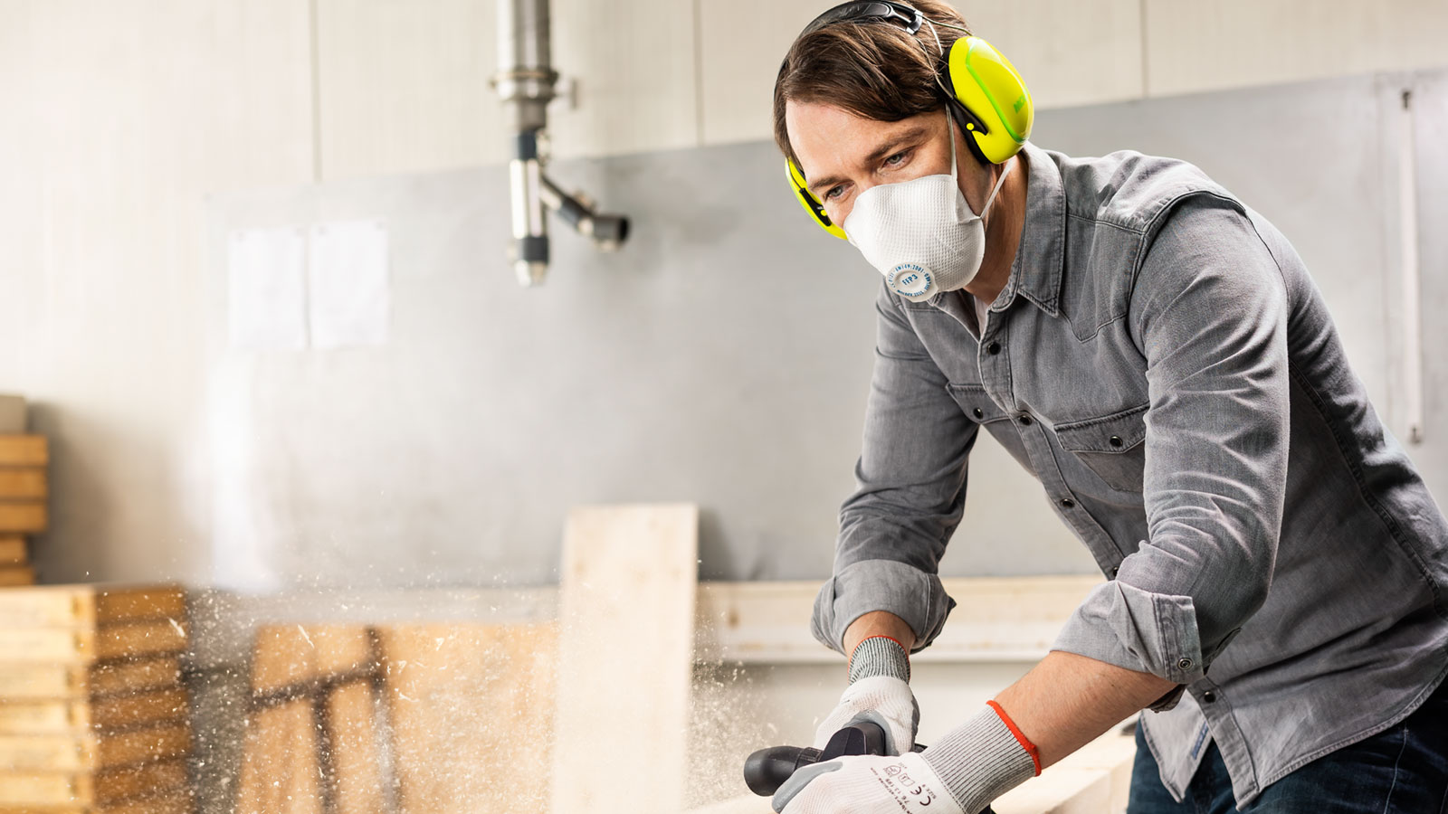 2555-01-6110-01-action-01-b